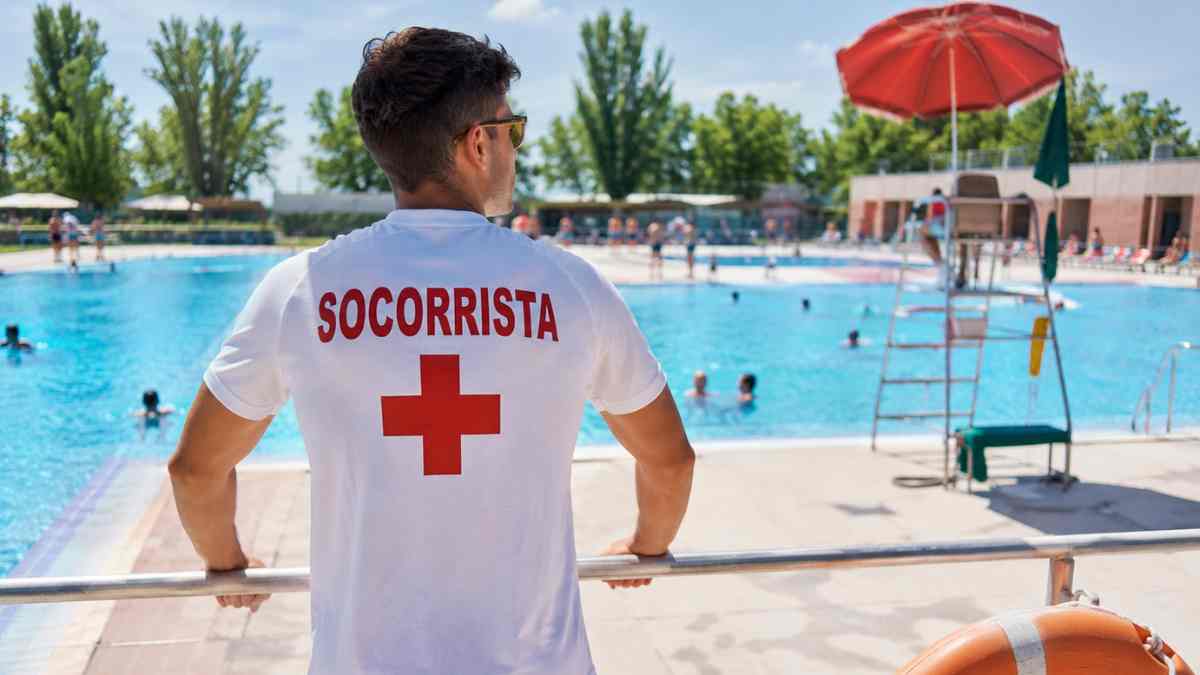 comunidad-madrid-curso-requisitos-trabajar-socorrista-verano-piscinas