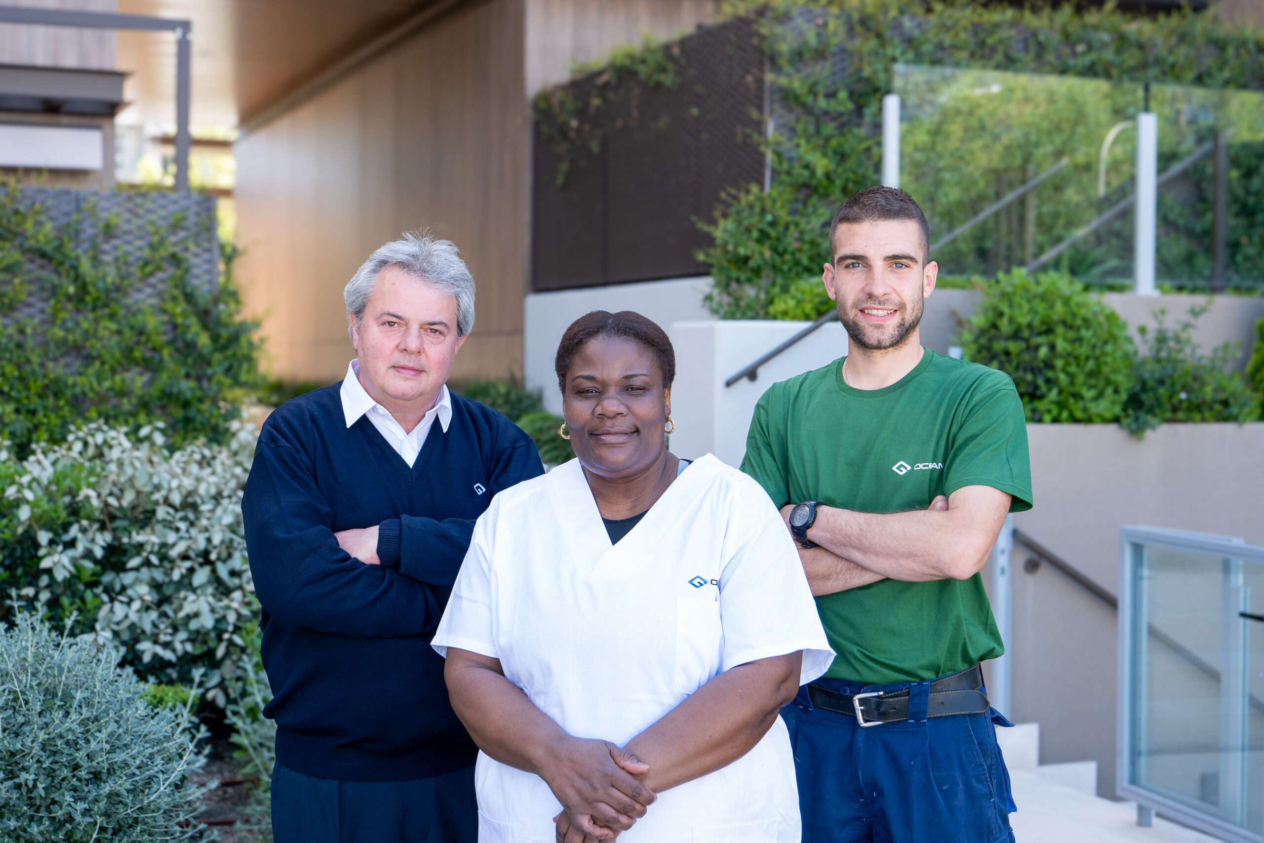 Equipo de Grupo Ocean prestando servicios integrales